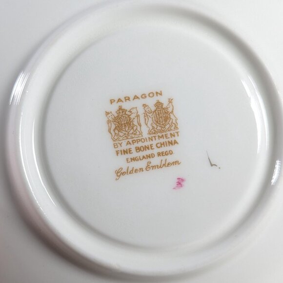 Vintage Paragon Golden Emblem Individual Creamer and saucer, double warrant - Picture 9 of 9